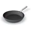 ectq8bjwqt980b_0.jpg - Frigideira Antiaderente Profissional em Aço Anodizado, Ninja C30030, Preta