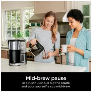 Cafeteira Ninja CE251 12 Xícaras Programável 2 Estilos de Preparo Aço Inox 110V