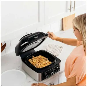 ectqg8tzxkx70b_2.jpg - Air Fryer Fritadeira Elétrica e Grill 5 em 1 Programável, 110V 1760W, NINJA Foodi AG302, Preto
