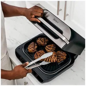 ectqfzy8ldk80b_5.jpg - Churrasqueira Grill Elétrica 5 em 1 com Controle de Temperatura e Painel de LED, 110V 1500W, Ninja BG500A, Preta
