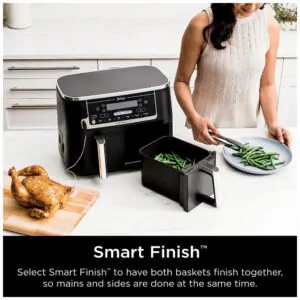 Fritadeira Elétrica AirFryer 10L de Capacidade com Temperatura Ajustável e Temporizador, 1690W, 110V, NINJA DZ550, Preto