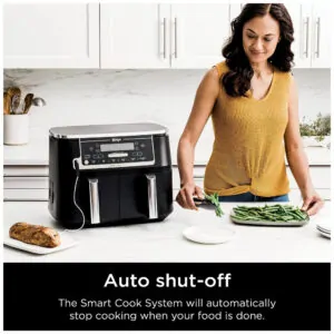 Fritadeira Elétrica AirFryer 10L de Capacidade com Temperatura Ajustável e Temporizador, 1690W, 110V, NINJA DZ550, Preto