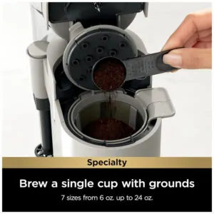 ectqhs3fbfjd0b_1.jpg - Máquina de Café Gelado com Espumador de Leite Embutido, Compatível com Cápsulas K Cup, 110V 1550W, Ninja PB051ST, Cinza Pedra
