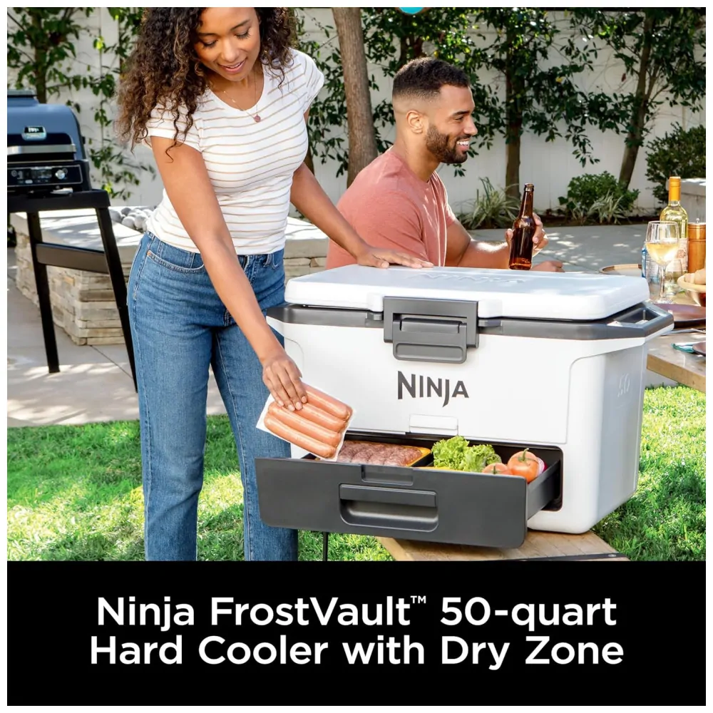 Cooler Térmico Portátil 46L com Gaveta em Zona Seca, Premium Mantém o Gelo por Dias, Ninja FB151GY FrostVault, Branco