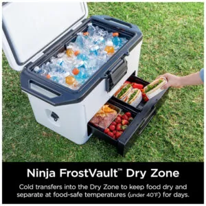 Cooler Térmico Portátil 46L com Gaveta em Zona Seca, Premium Mantém o Gelo por Dias, Ninja FB151GY FrostVault, Branco