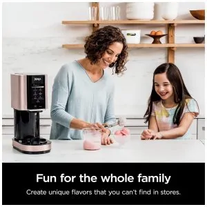 ectqg51qwsk90b_4.jpg - Ninja NC301 CREAMi Máquina de Sorvete Automática 473 mL de Capacidade com Painel de Controle e 7 Configurações, 110V, Rose Gold