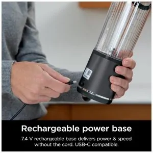 Liquidificador Portátil Ninja Blast, Sem Fio, Recipiente 530ml, Tampa Antivazamento com Alça, Preto Metálico, BC151MB, 7.4V