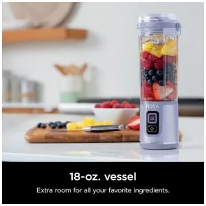 Liquidificador Portátil Ninja Blast, Sem Fio, Recipiente 530ml, Tampa Antivazamento com Bico, Lavanda Suave, BC151ML, 7.4V