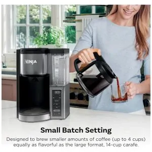 Máquina de Café Ninja Fresh Brew Programável 14 Copos Jarra Vidro Estilos Clássico Rico Reservatório 2,07 L Lote Pequeno Atraso Brew Placa Ajustável Aço Inox CE451 110V