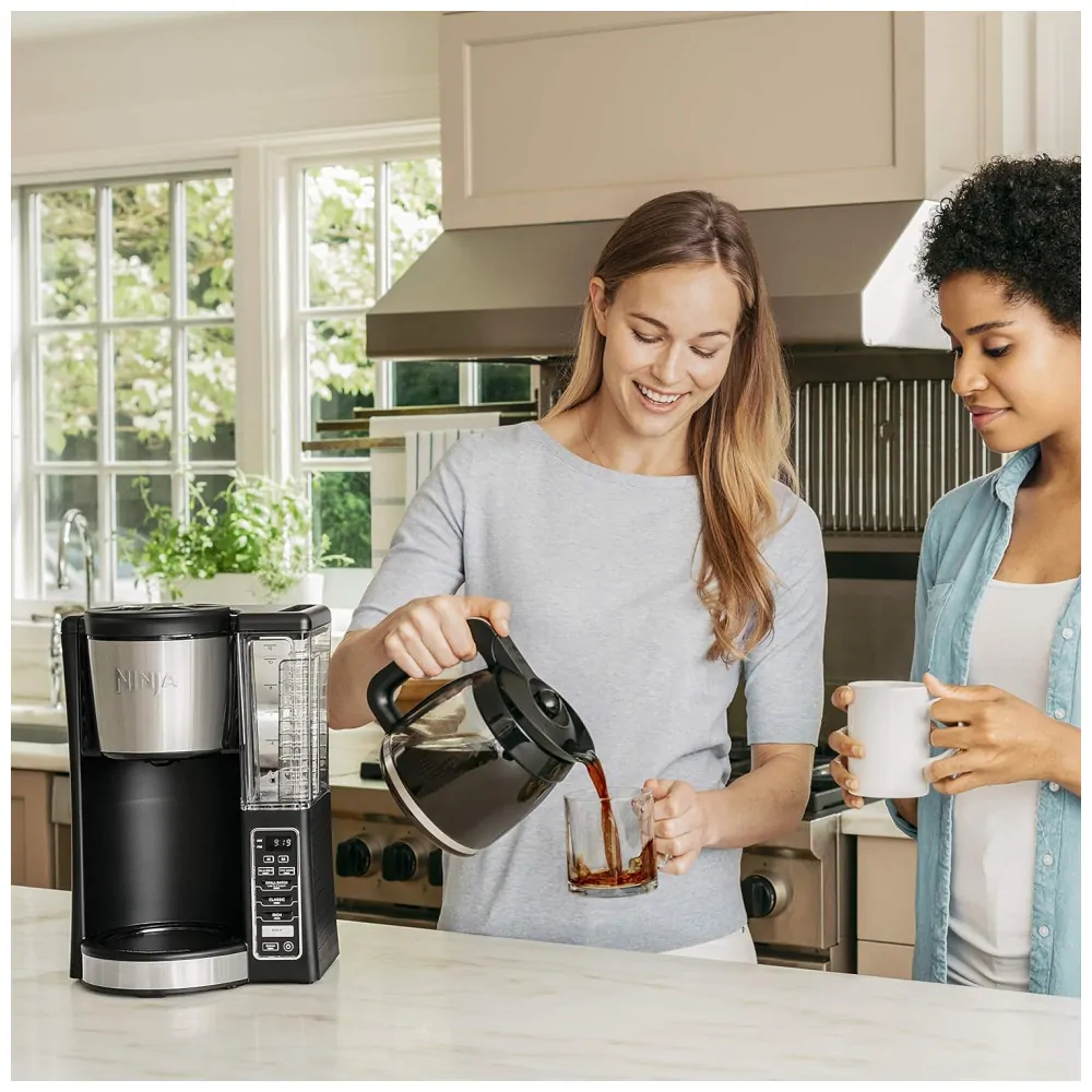 Máquina de Café Programável Ninja 12 Copos Estilo Clássico e Rico Reservatório 1,77 L Extração Térmica Filtro Permanente Preto Aço Inox CE201 240V