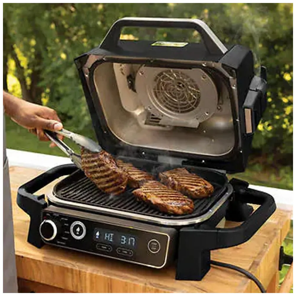 Ninja OG705CO Churrasqueira e Defumador Woodfire 7 em 1 com Sabor Autêntico de Lenha, Preto