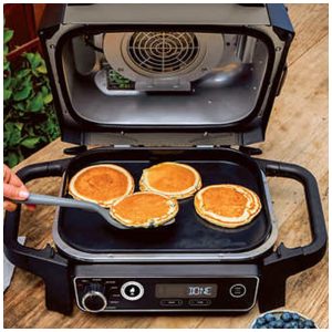 Ninja OG705CO Churrasqueira e Defumador Woodfire 7 em 1 com Sabor Autêntico de Lenha, Preto