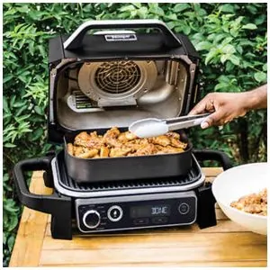 Ninja OG705CO Churrasqueira e Defumador Woodfire 7 em 1 com Sabor Autêntico de Lenha, Preto