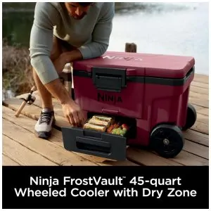 Caixa Térmica com Rodas Ninja FrostVault 42 L Merlot Gaveta Dry Zone Isolada