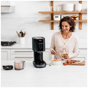 Máquina de sorvete Ninja CREAMi CN301CO preta 0,47L 110V para sorvetes, gelatos, milkshakes e bowls