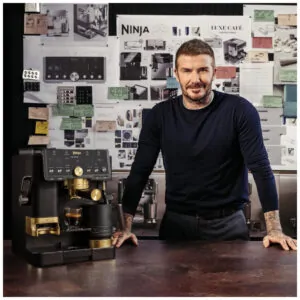 Cafeteira Ninja Luxe ES771BK David Beckham 3 em 1 Espresso Moedor Preto Dourado 120V