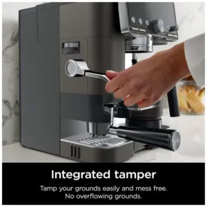 Máquina de Espresso Ninja Luxe Café Pro Series ES701BR Capacidade 2 Litros para Espresso e Latte